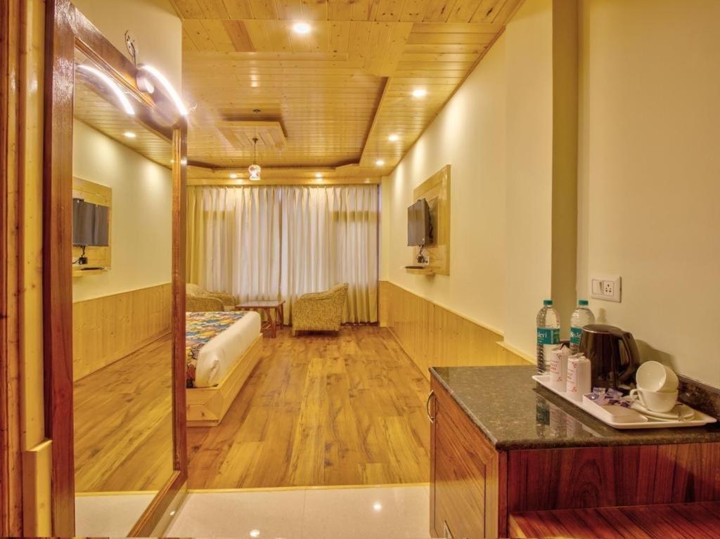 Hotel Swastik Grand Manali Exteriér fotografie