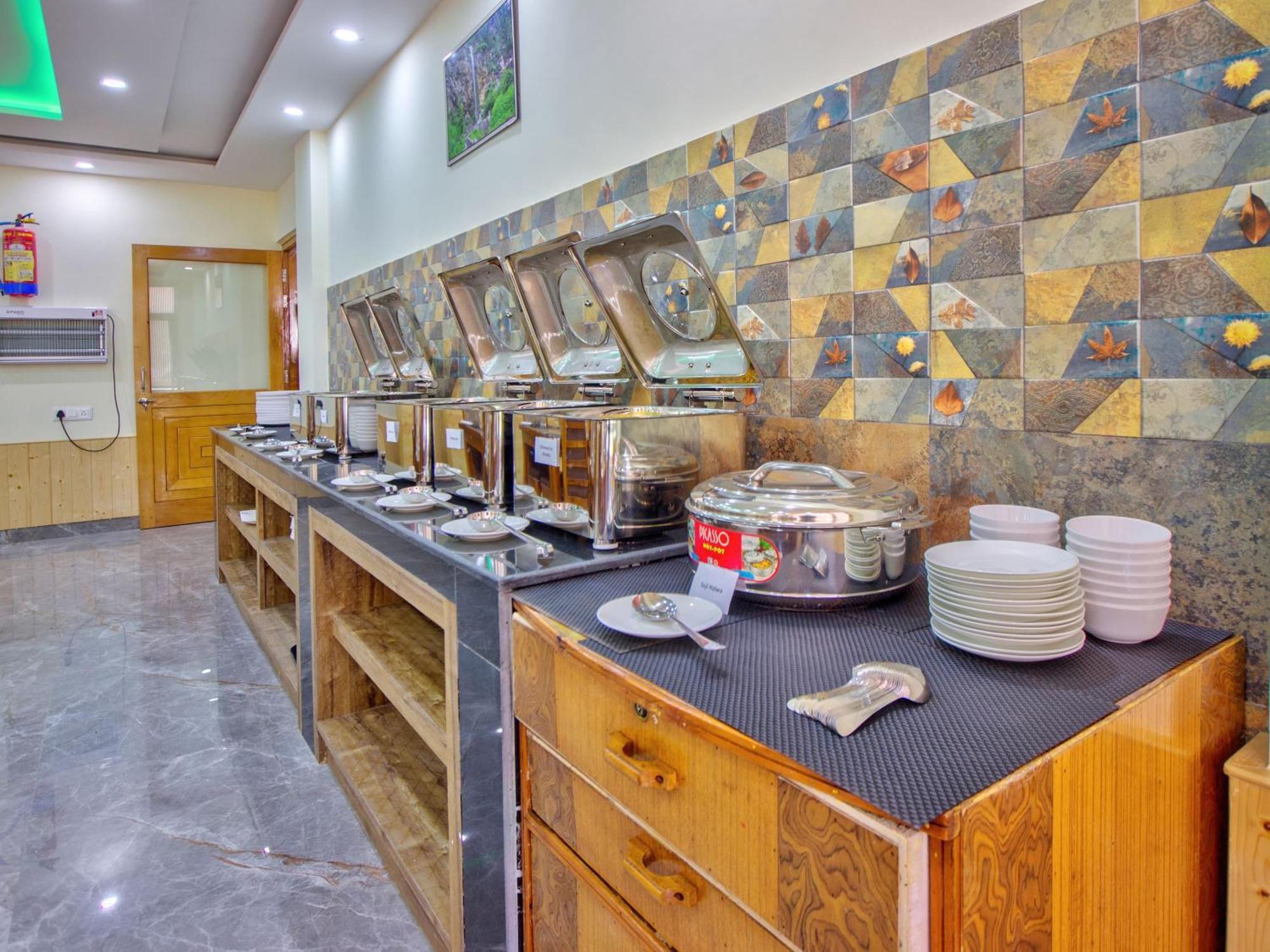 Hotel Swastik Grand Manali Exteriér fotografie