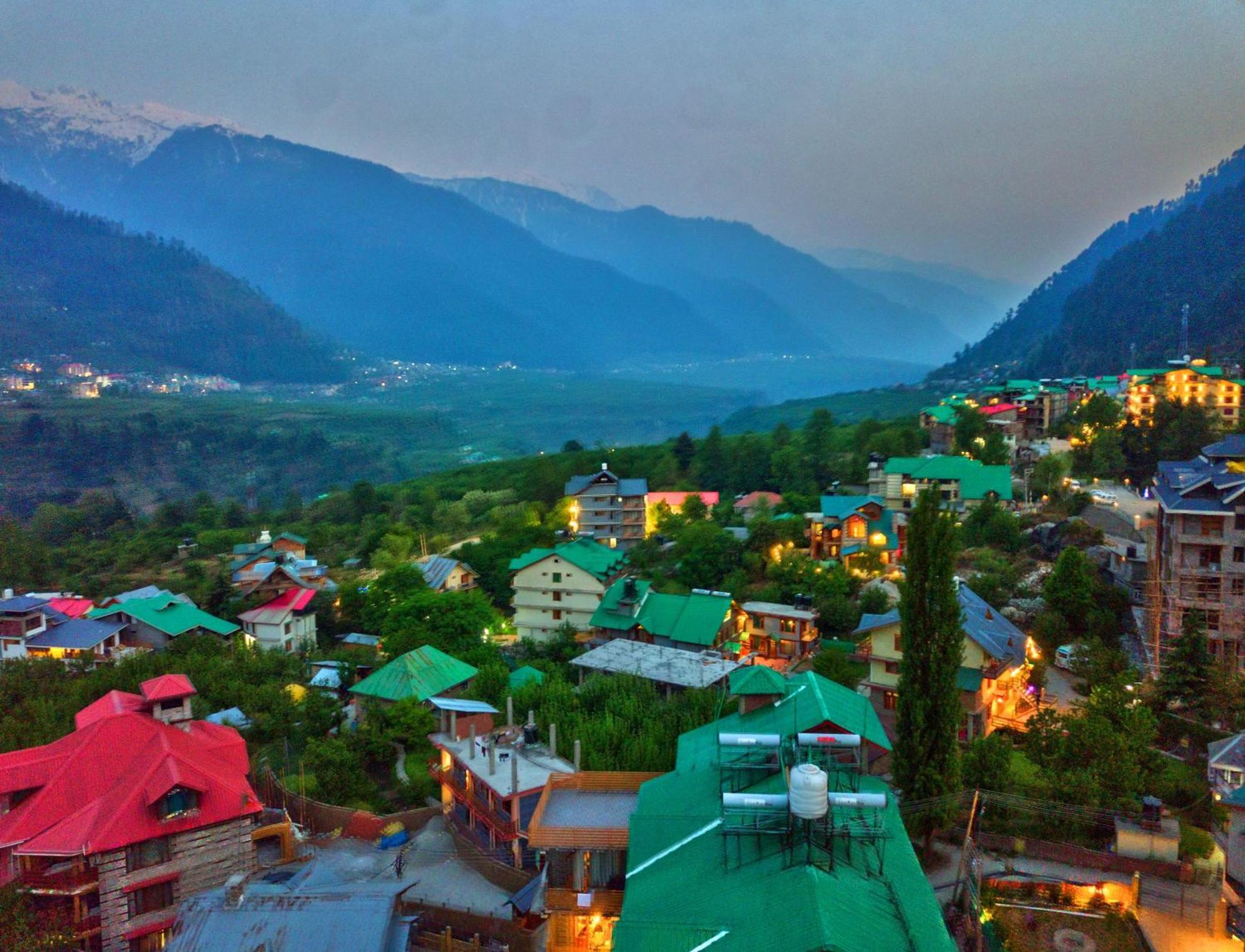 Hotel Swastik Grand Manali Exteriér fotografie