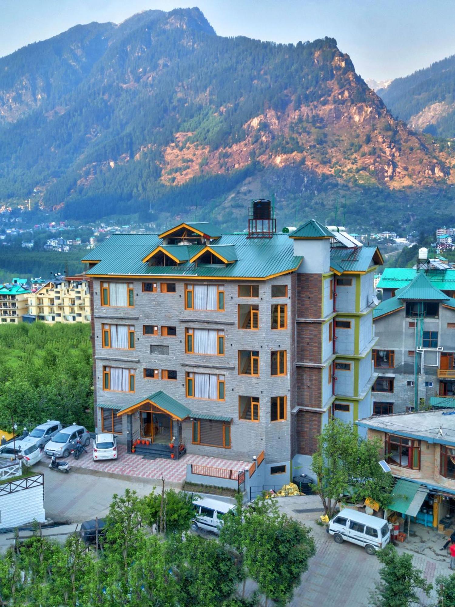 Hotel Swastik Grand Manali Exteriér fotografie